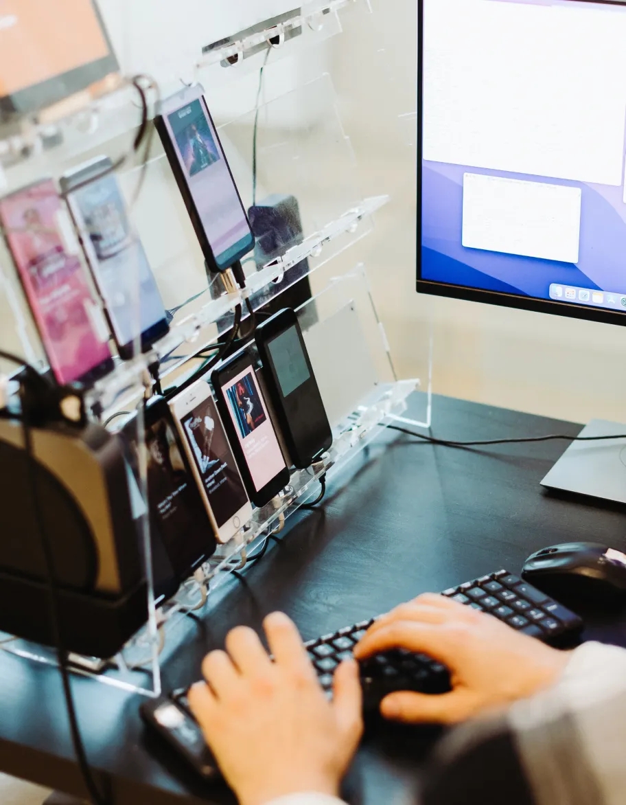 Mobile phones connected in a test device rack
