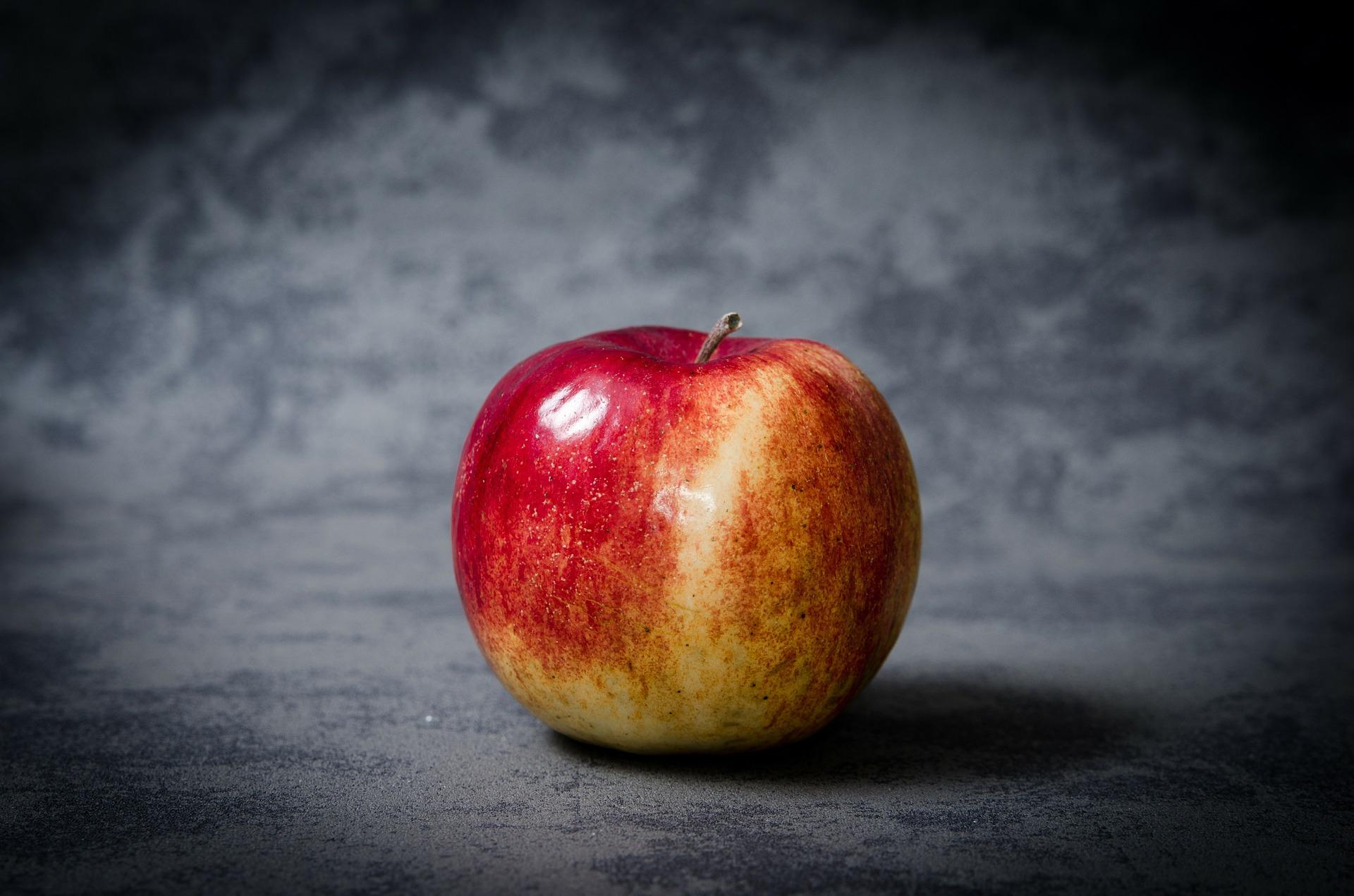 Red apple